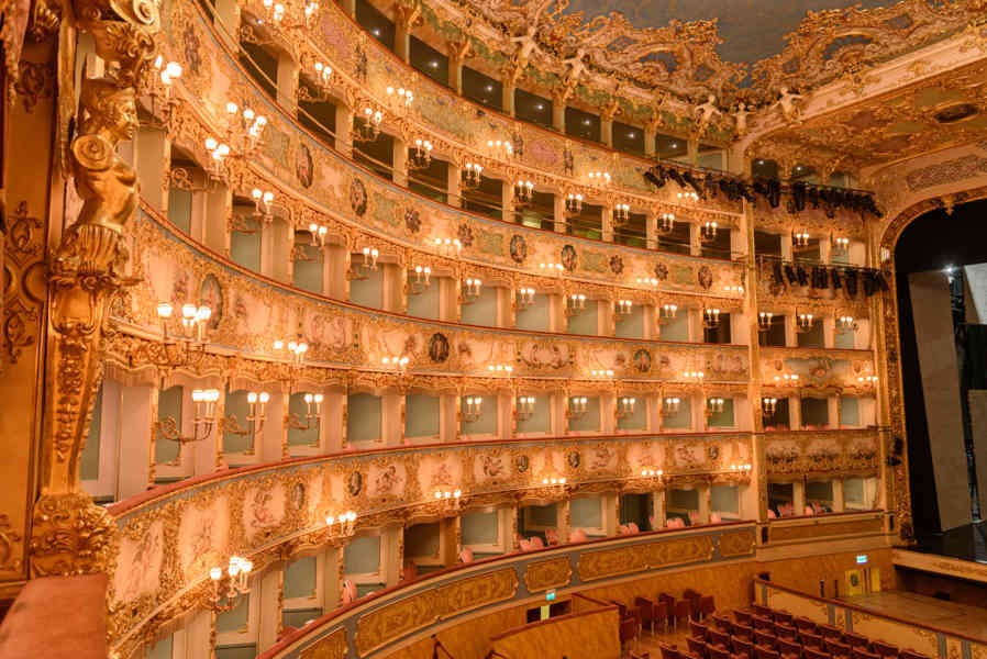 Italia - Venecia 137 - teatro La Fenice.jpg